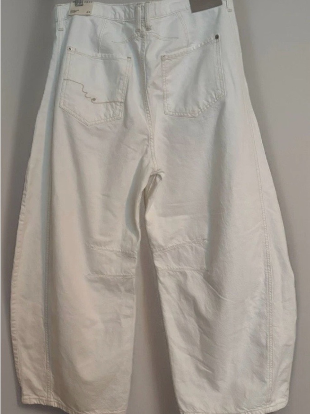 Free PeopleX We The People  Good Luck Mid Rise Barrel Jeans Milk Sz 32 NWT - Picture 3 of 12